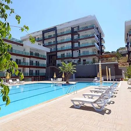 Peaceful Riverside Retreat 10-min Walk To Beach, Steps From National Park In Lejlighed *