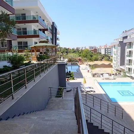 Lejlighed Peaceful Riverside Retreat 10-min Walk To Beach, Steps From National Park In