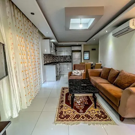 Peaceful Riverside Retreat 10-min Walk To Beach, Steps From National Park In Lejlighed