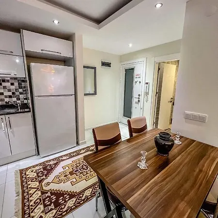 Peaceful Riverside Retreat 10-min Walk To Beach, Steps From National Park In