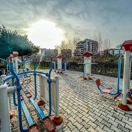 Peaceful Riverside Retreat 10-min Walk To Beach, Steps From National Park In Apartment *