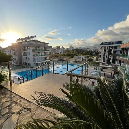 Peaceful Riverside Retreat 10-min Walk To Beach, Steps From National Park In Διαμέρισμα Αλάνια